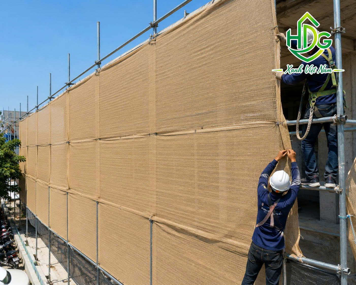 Thi công lưới chắn gió màu be Thái Lan