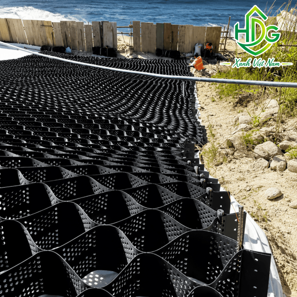 Ô địa kỹ thuật được sản xuất từ nhựa HDPE chất lượng cao nên hoàn toàn có thể chịu nắng