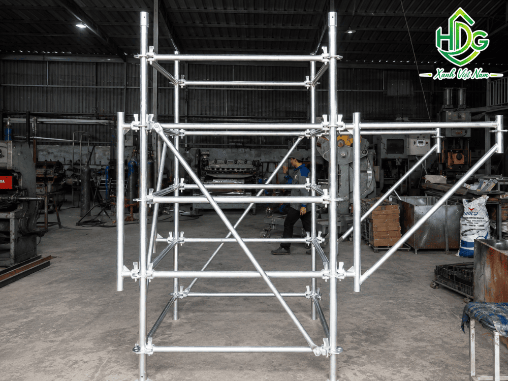 Cùm cố định được sử dụng để liên kết các ống thép trong hệ thống giàn giáo