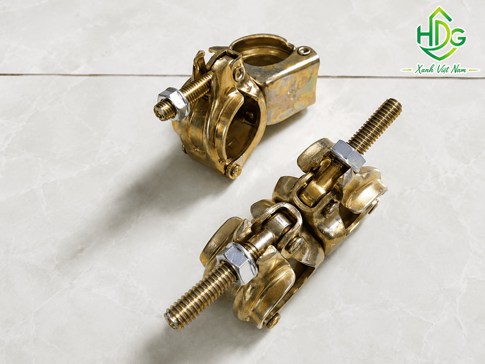 Cùm được làm từ thép có độ cứng tốt, hạn chế cong vênh 