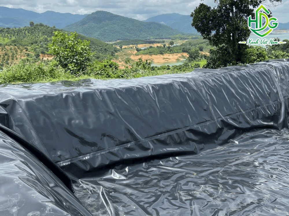 Bạn nên ưu tiên bạt HDPE có khả năng chống tia UV