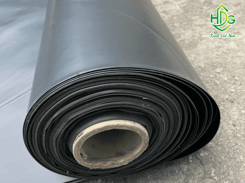 Các quy cách cuộn màng chống thấm HDPE phổ biến trên thị trường từ 0.3mm đến 2.0mm.