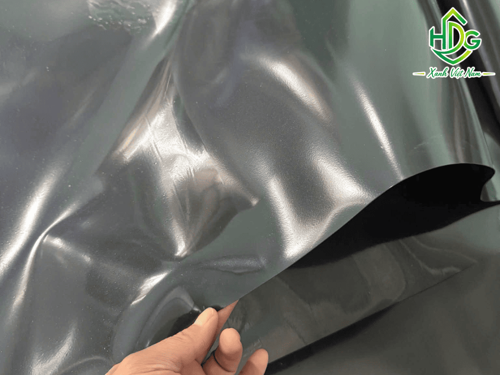 Màng chống thấm HDPE lót hồ chứa quặng đuôi và bùn đỏ khai khoáng chống trôi trượt.