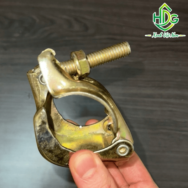 Chọn cùm giáo đơn có kích thước phải phù hợp với đường kính ống
