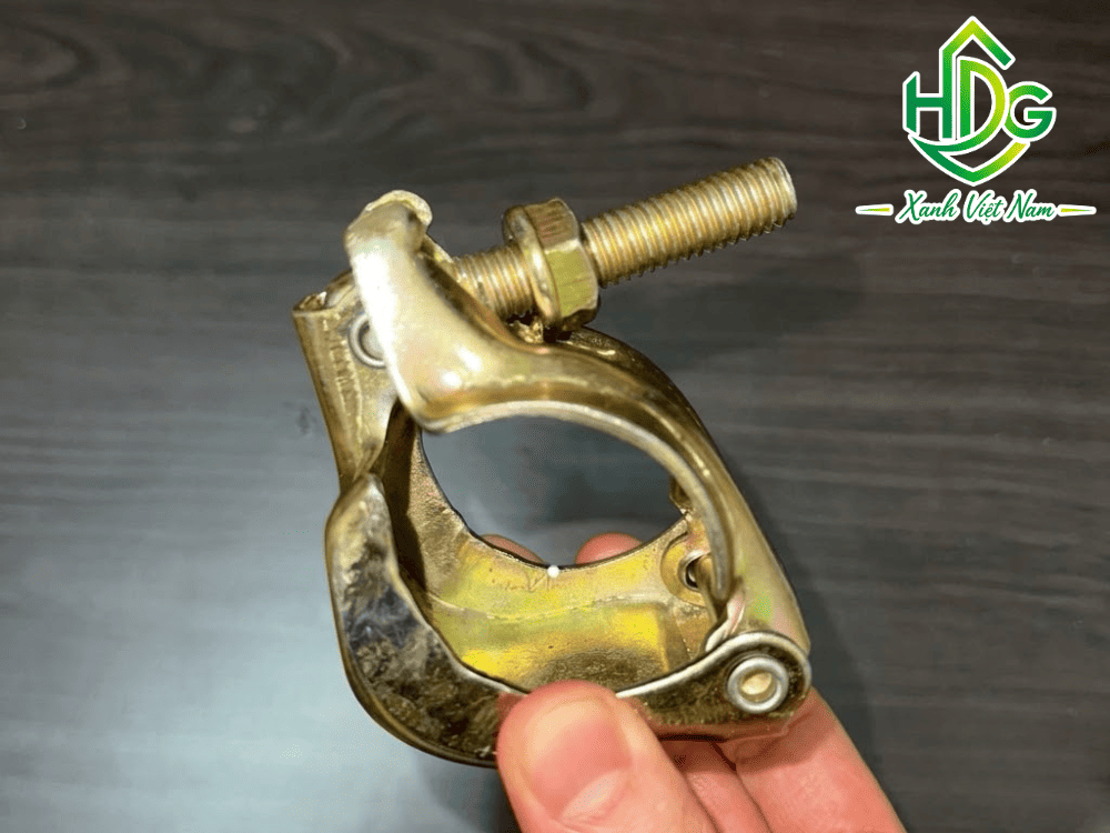 Công dụng chính của cùm giáo là cố định các thanh ống thép
