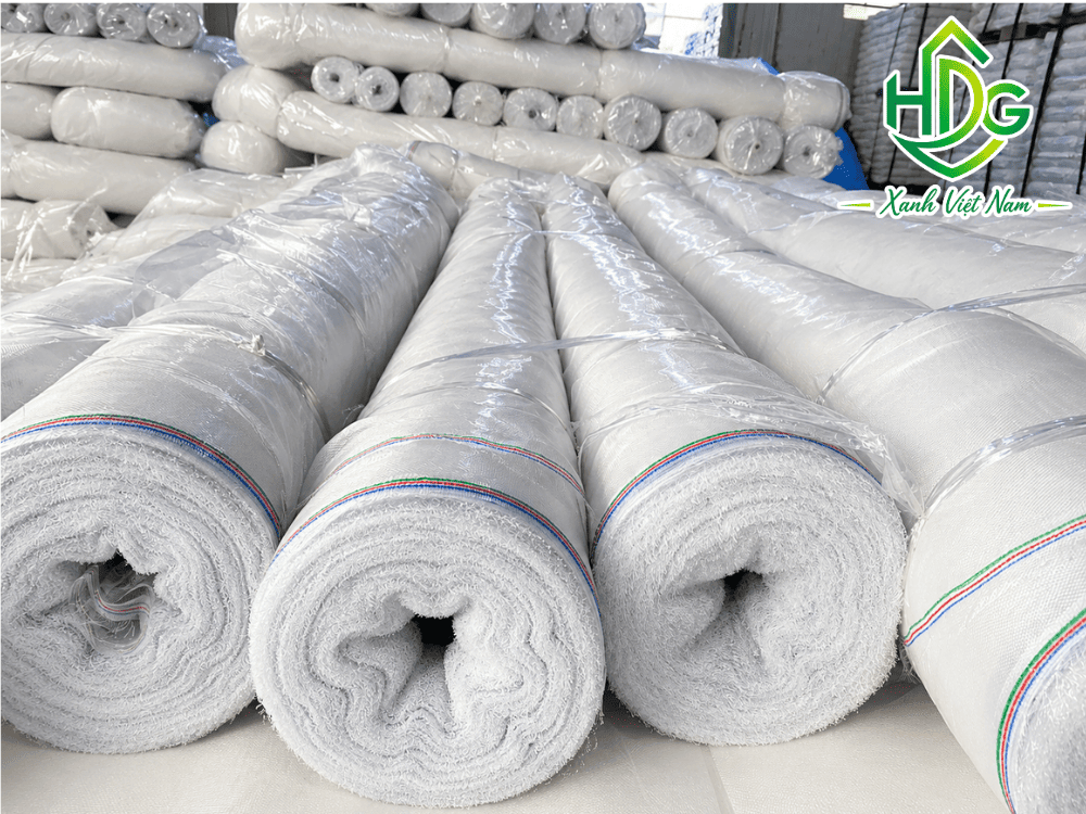 Sử dụng vật liệu 2m làm cách dựng xung quanh nhà kính