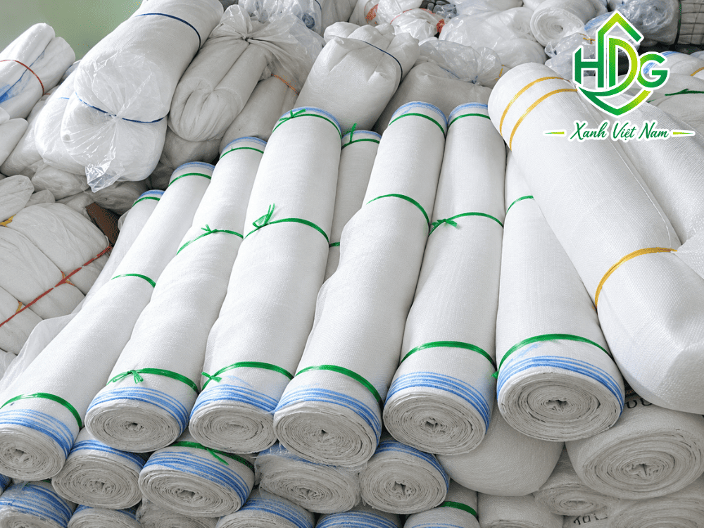 Khổ 4m có thể trùm toàn bộ giàn cây