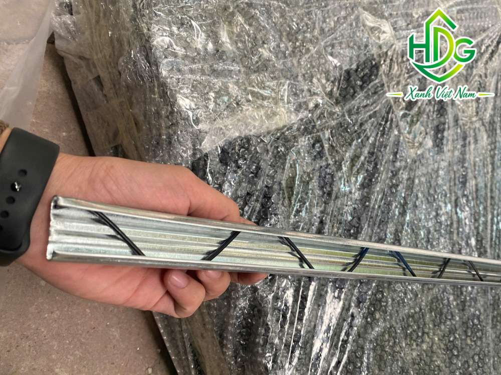 Lưu ý khi dùng thanh nẹp ziczac nhà kính